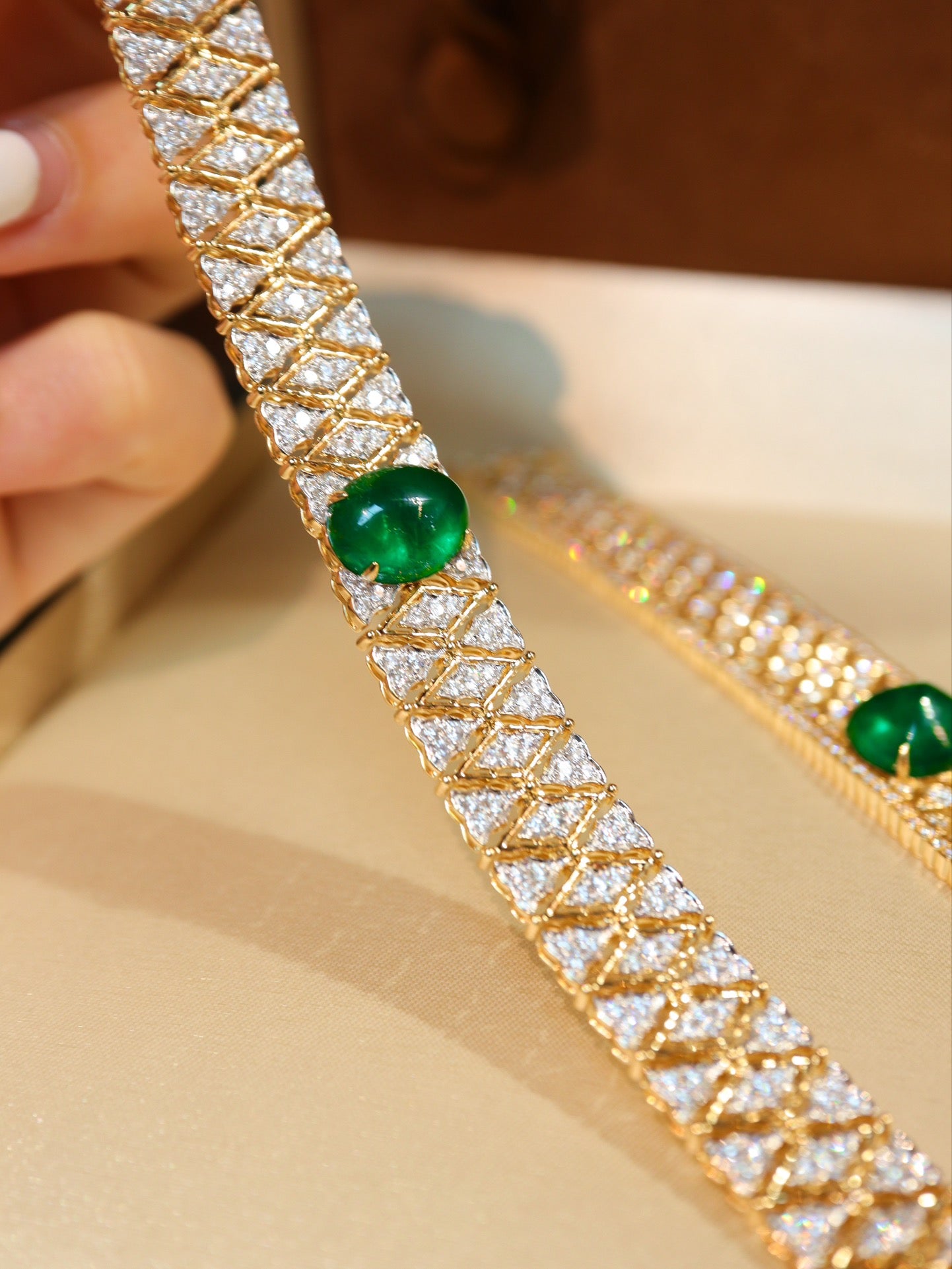 Luxurious Customized Emerald Bracelet - Exclusive Jewelry Collection