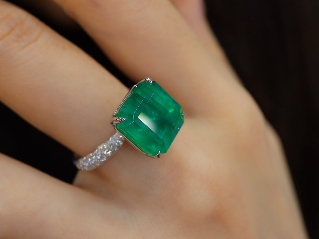 Emerald Ring Jewelry - Vivid Green Masterpiece