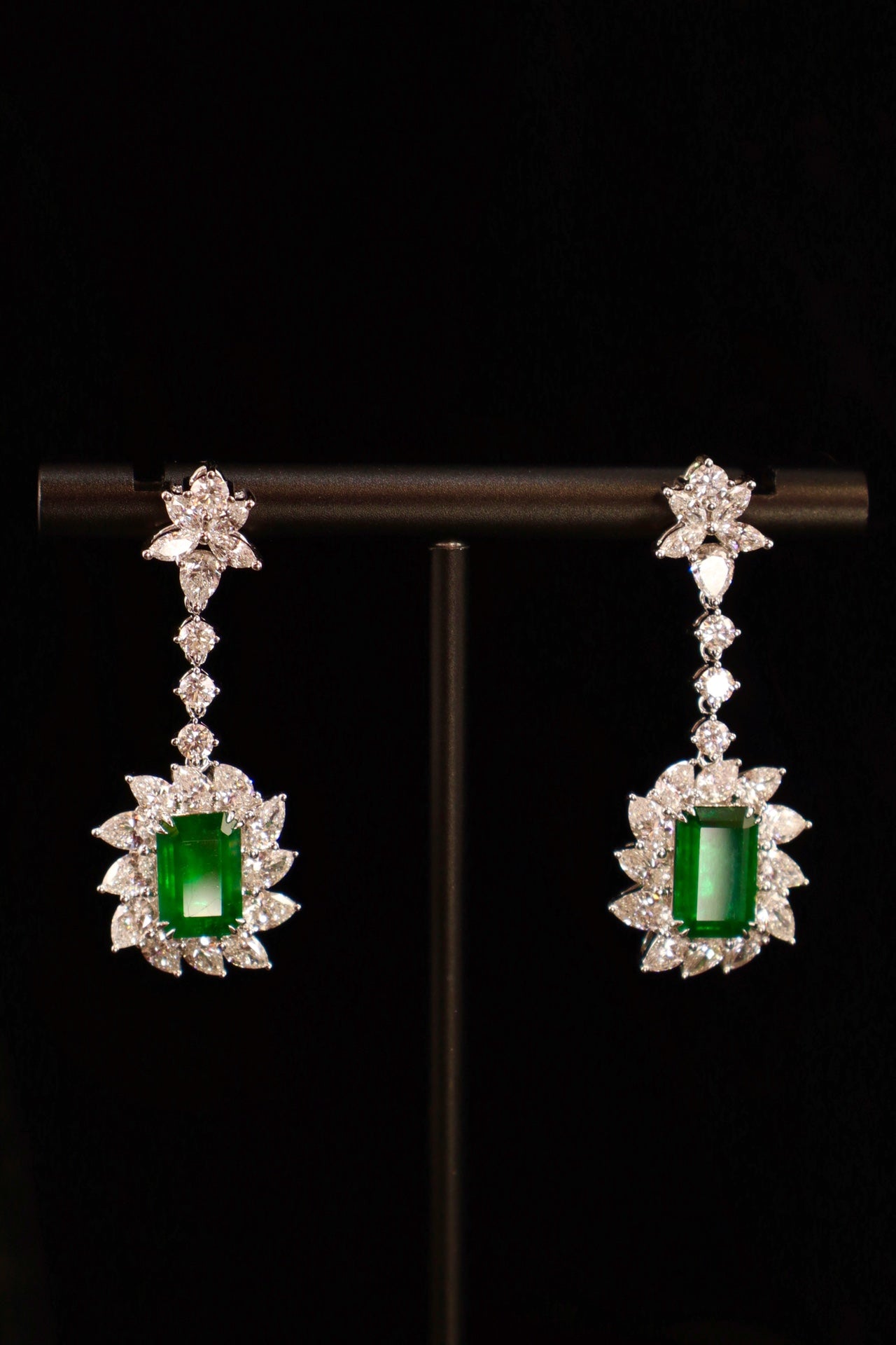 Emerald Green Earrings - Luxurious Jewelry Piece