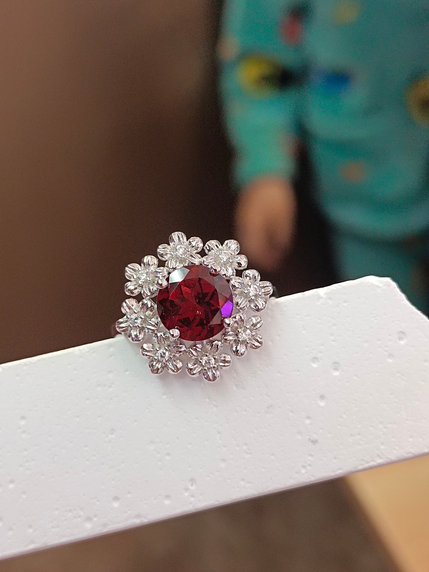 Cincin Bunga Kaya Garnet S925 Perak Indah - Barang Kemas