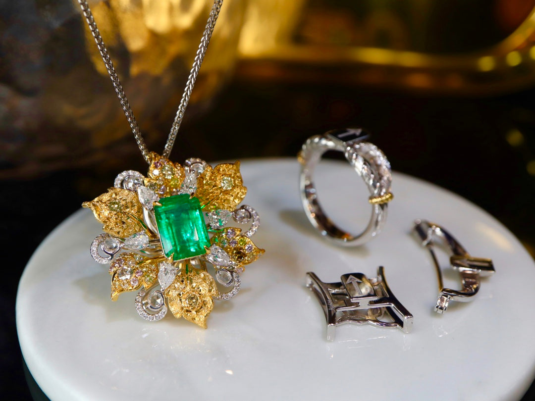 Emerald Green Multi-Wear Jewelry Set - A Luxurious Choice