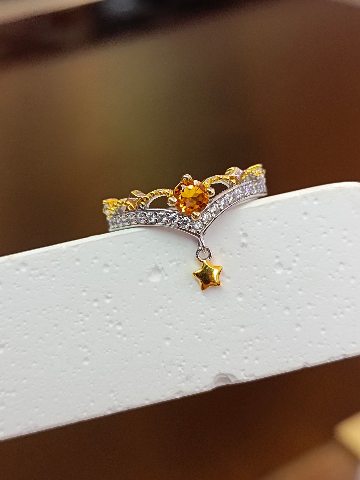 Elegante anello con stella in cristallo giallo in argento sterling S925 - Gioielleria raffinata