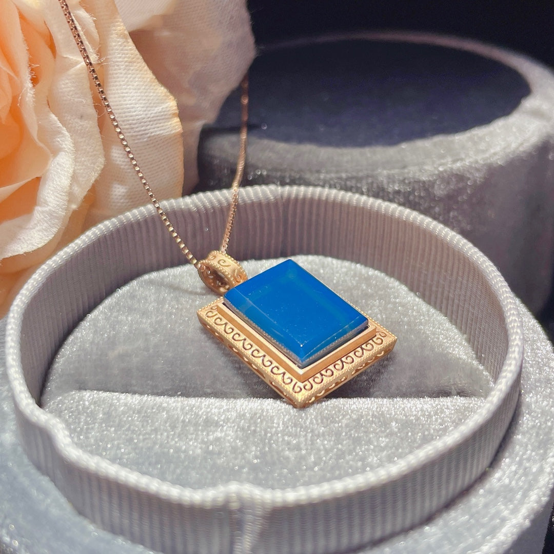 Umarmen Sie jeden Tag mit Freude 💛 - Anhängerschmuck aus 18 Karat Gold mit eingebettetem dominikanischen blauen Bernstein