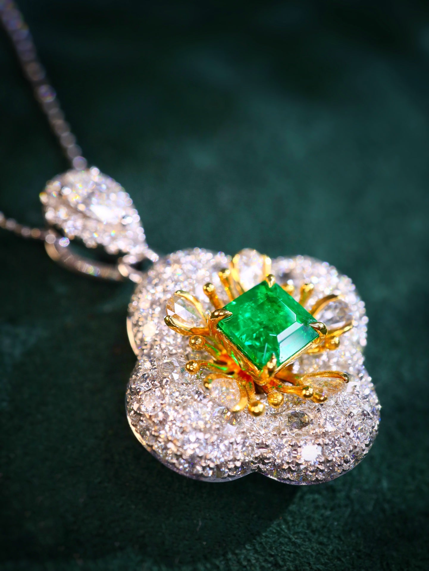 Panjshir Emerald Pendant - VVG Warton Green Jewelry Marvel