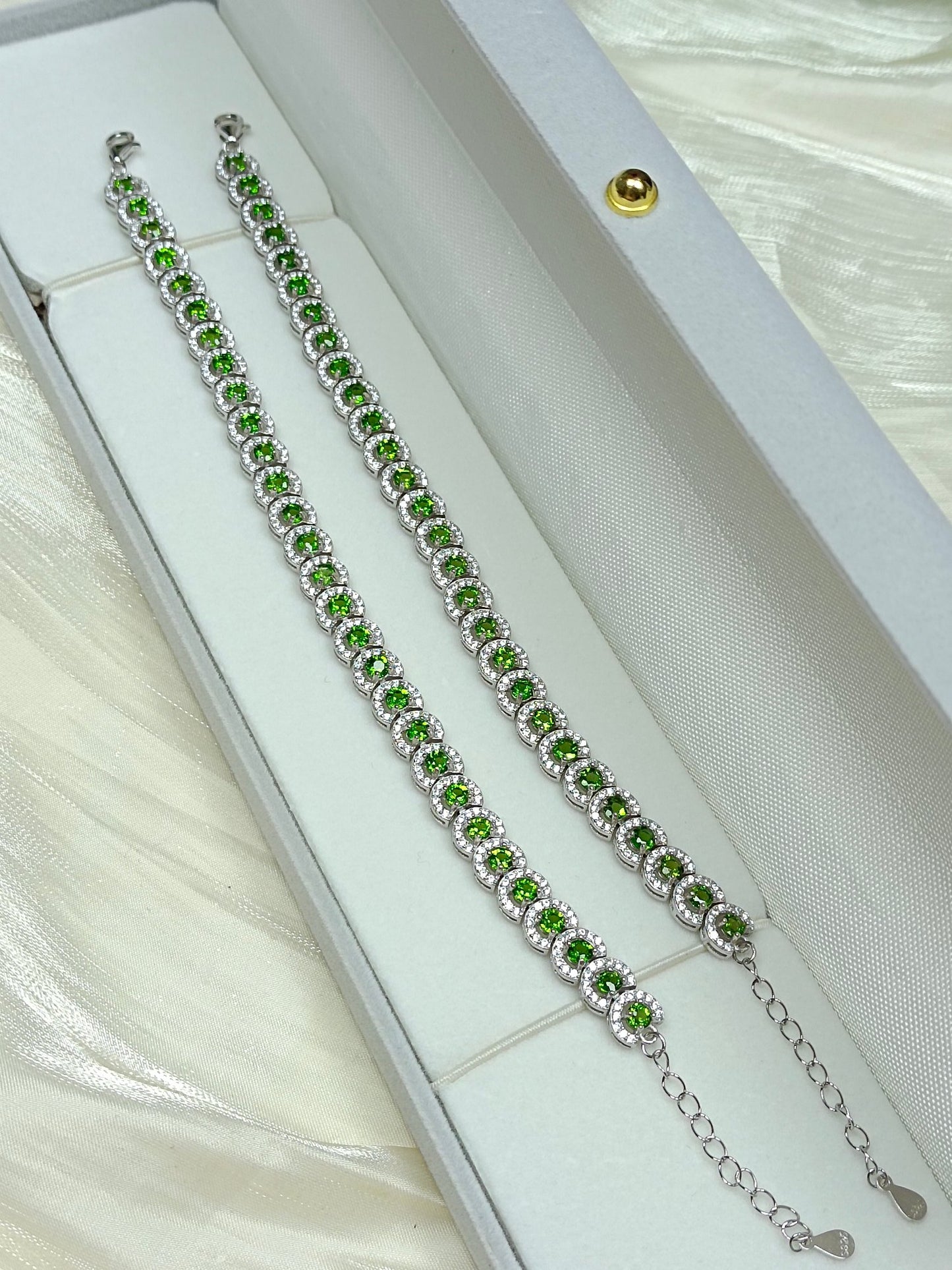 Exquisite S925 Silver Embedded Diopside Luxury Bracelet - Jewelry for Elegance