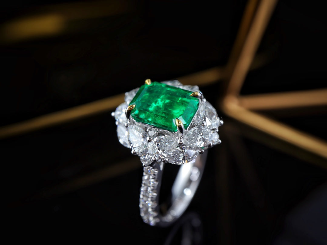 Afghan Panjshir Emerald Ring - A Rare Jewelry Gem