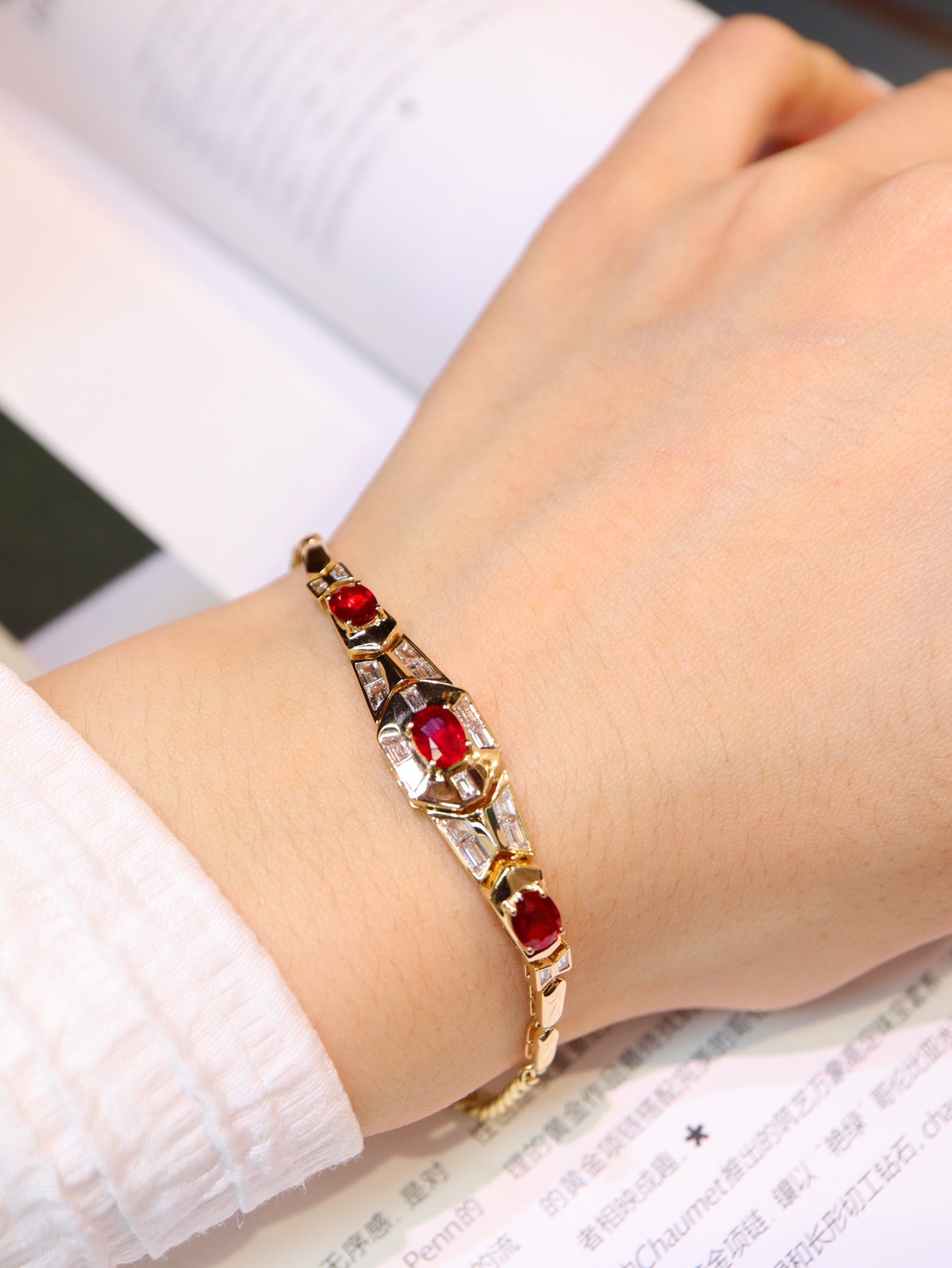 Vintage Retro Stylish Unburned Ruby Cuban Bracelet - Jewelry Gem