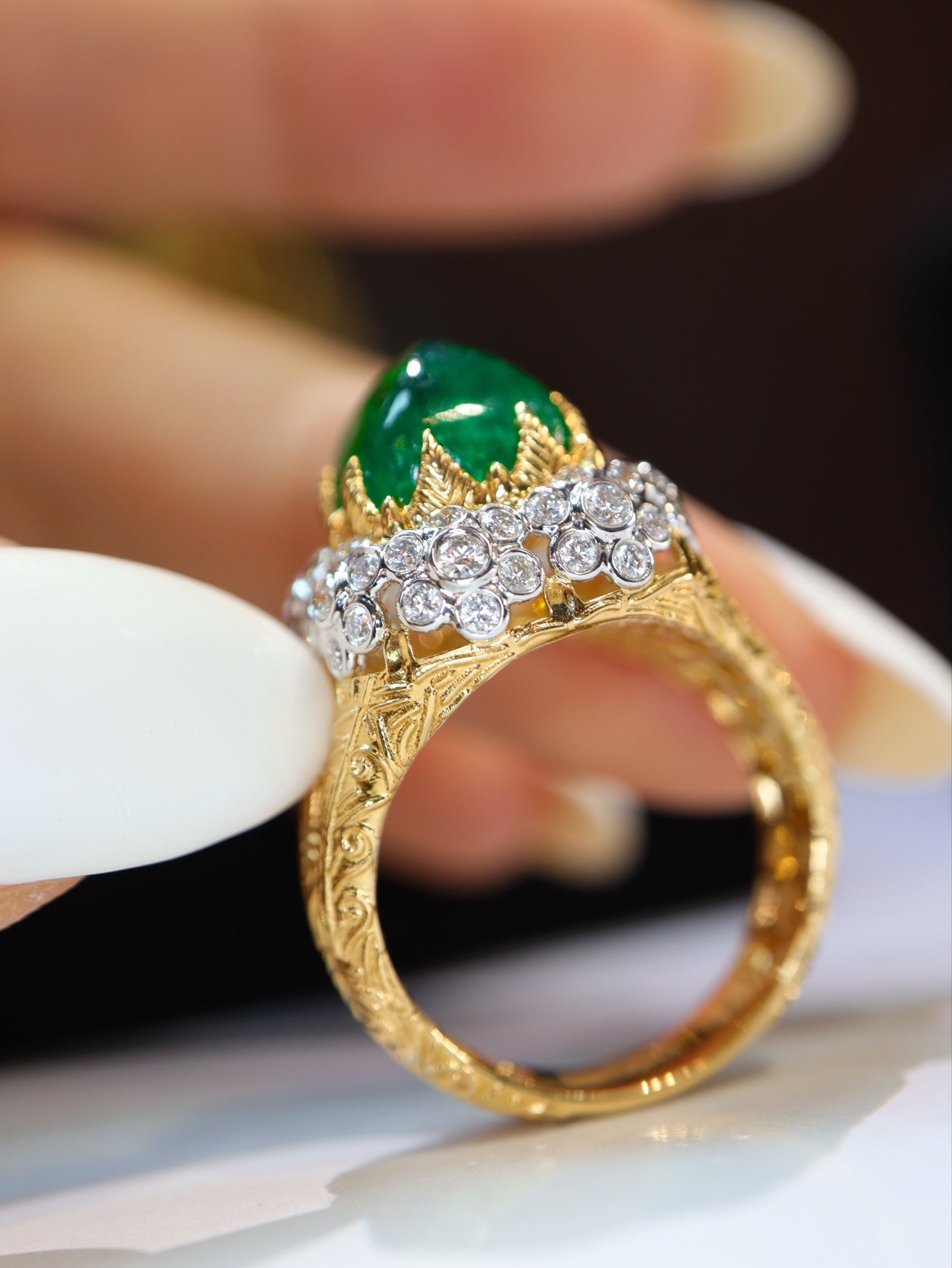 Handcrafted Sugarloaf Emerald Design Ring - Luxury Jewelry