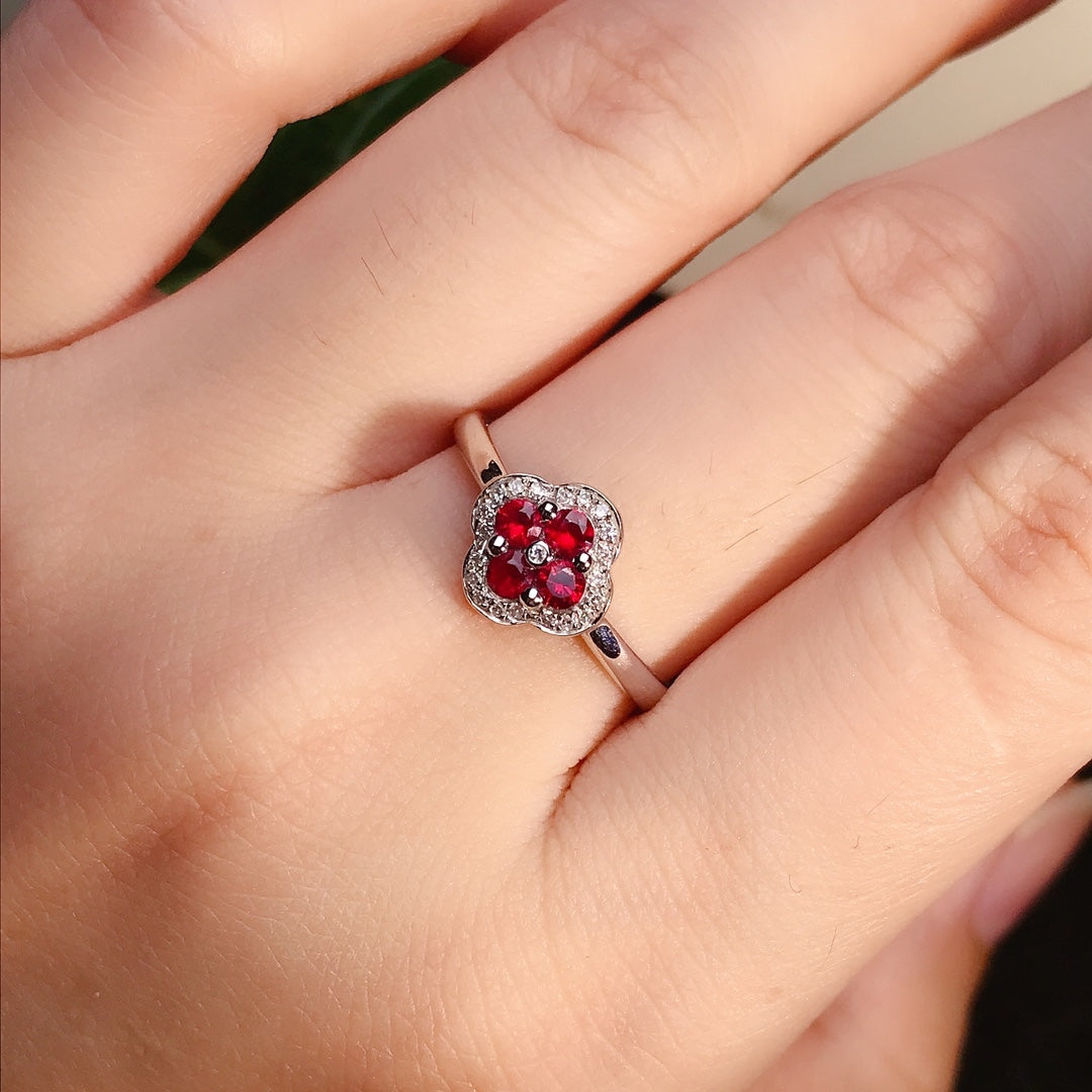 Exquisite 18K Natural Ruby Ring - A Must-Have Jewelry for Beauty Lovers