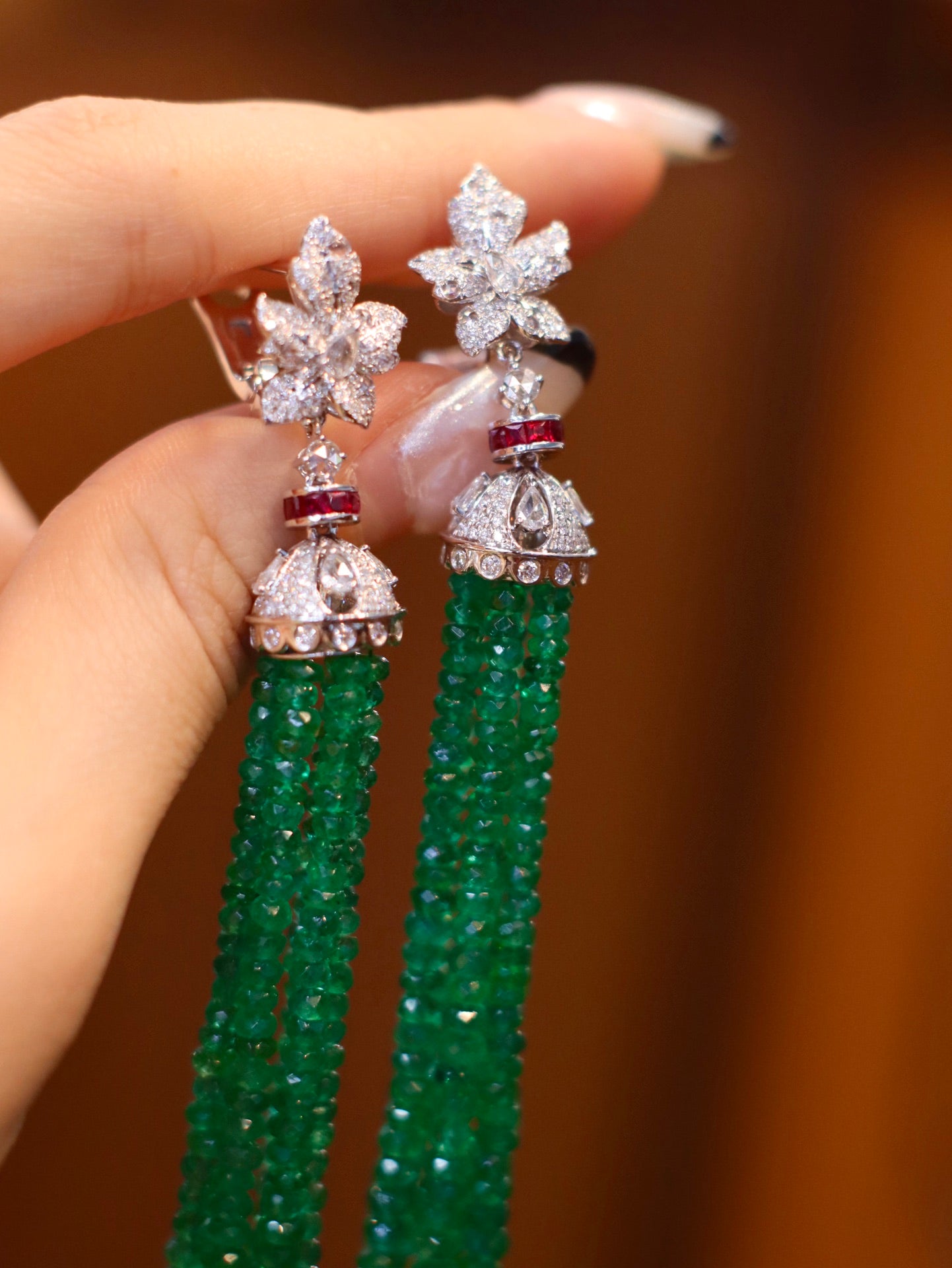 Emerald Elegance: Luxurious Emerald Dangle Earrings Jewelry