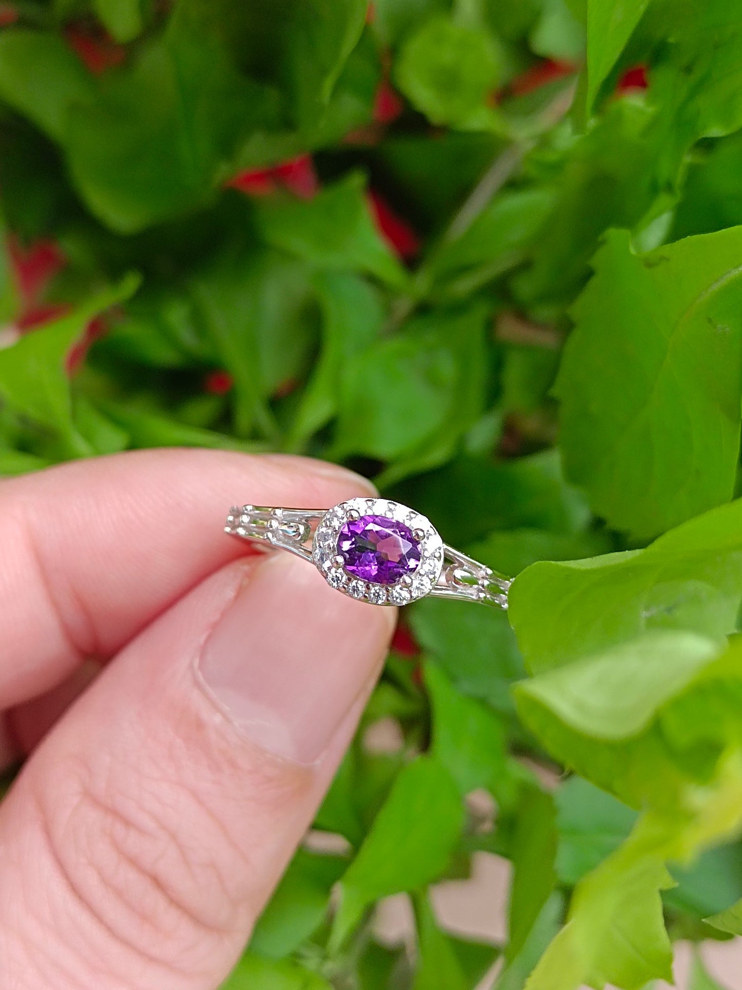 Elegant Natural Amethyst Ring - A Must-Have Jewelry Piece