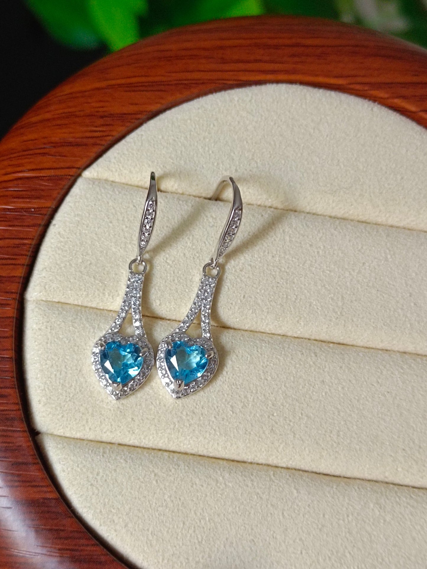 Natural Topaz Heart Earrings - Exquisite Jewelry for Every Occasion