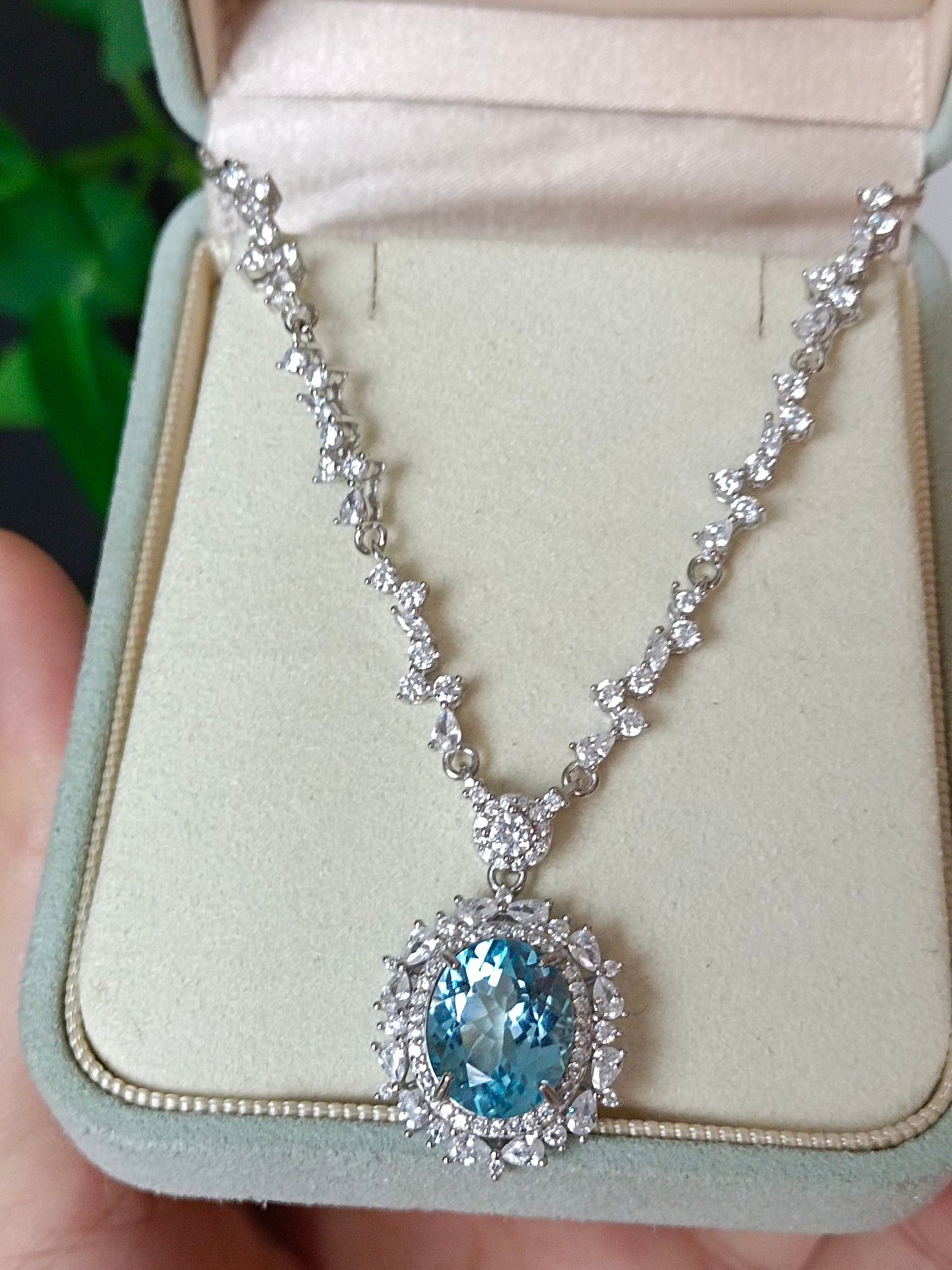 Exquisite Natural Topaz Jewelry Necklace in S925 Silver Setting