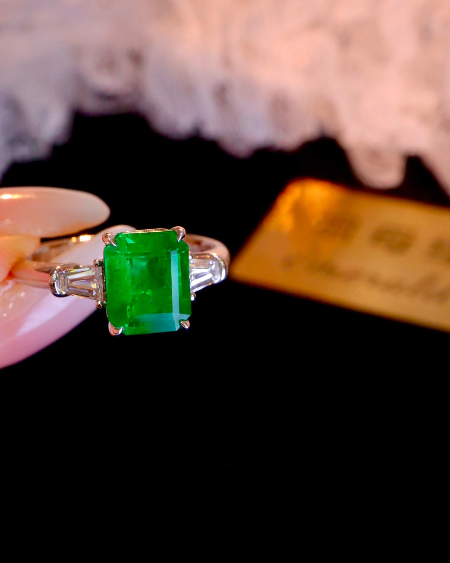 Elegant and Luxurious Three-Stone Jewelry: Natural Emerald Ring