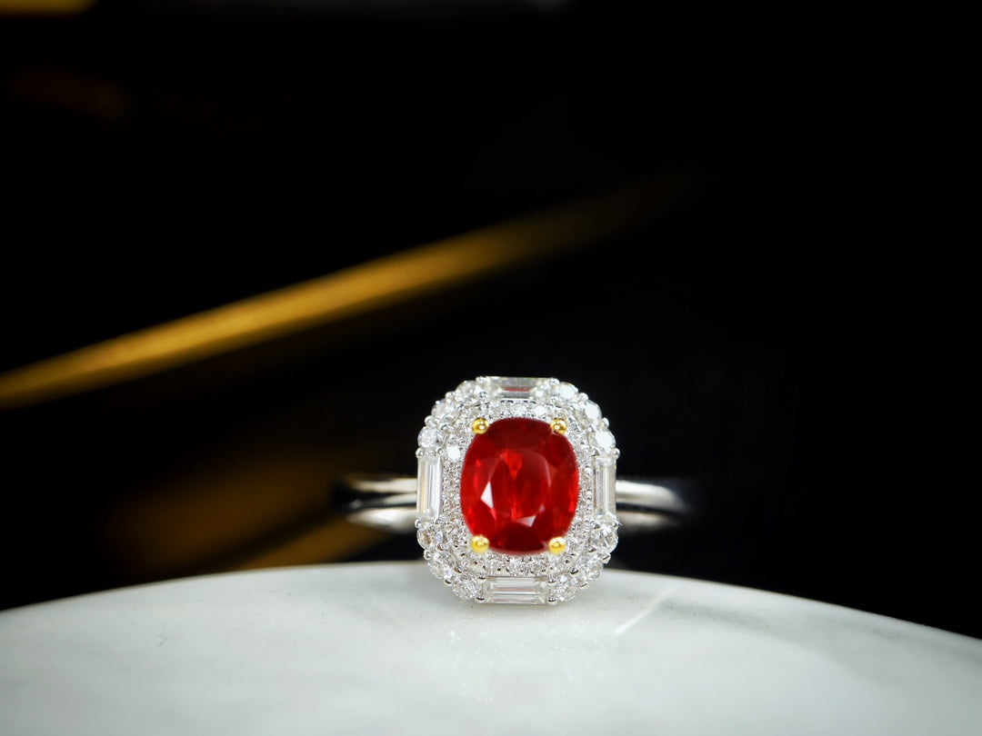 No-Burn Pigeon's Blood Ruby Ring - klassiset Diana-tyyliset korut