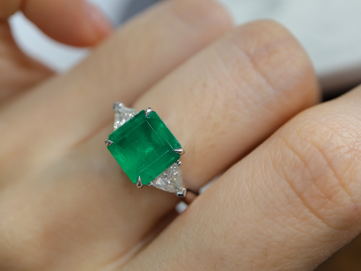 Emerald Jewelry: 2.91ct Vivid Green Emerald Ring with Diamond Accents