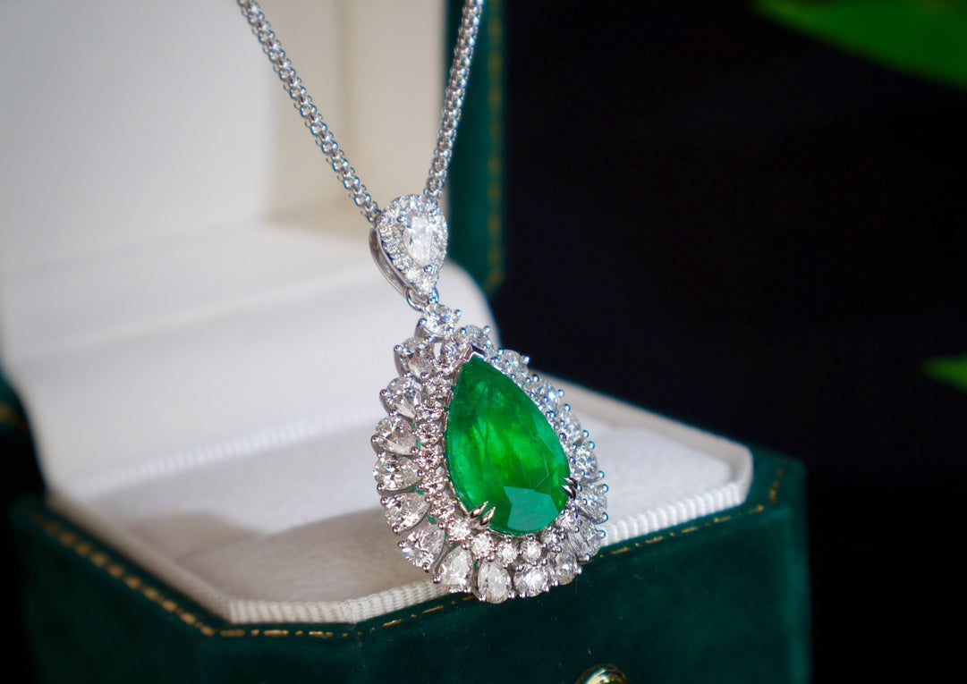 Emerald Pendant Jewelry: A Luxurious Choice for Elegance