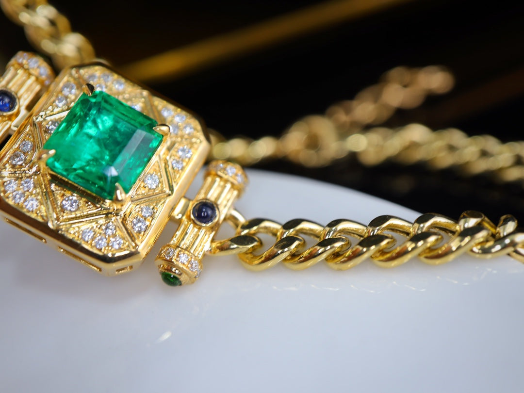 Exquisite Zambian Emerald Jewelry - A Stylish Wrist Essential