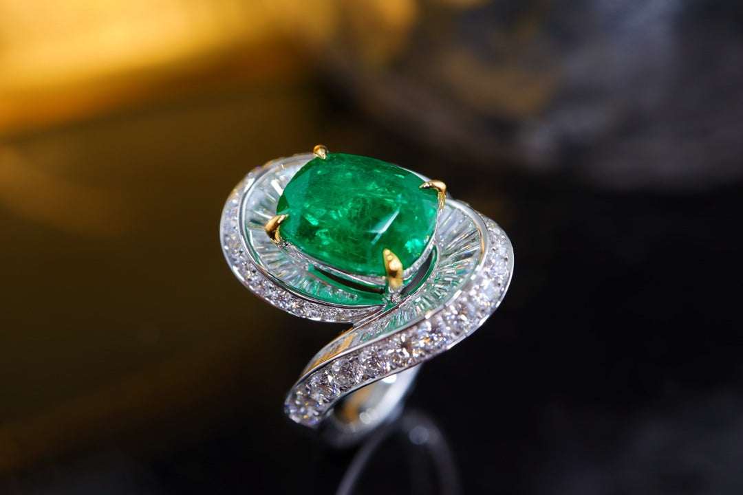 Emerald Ring Jewelry: A Luxurious Statement Piece