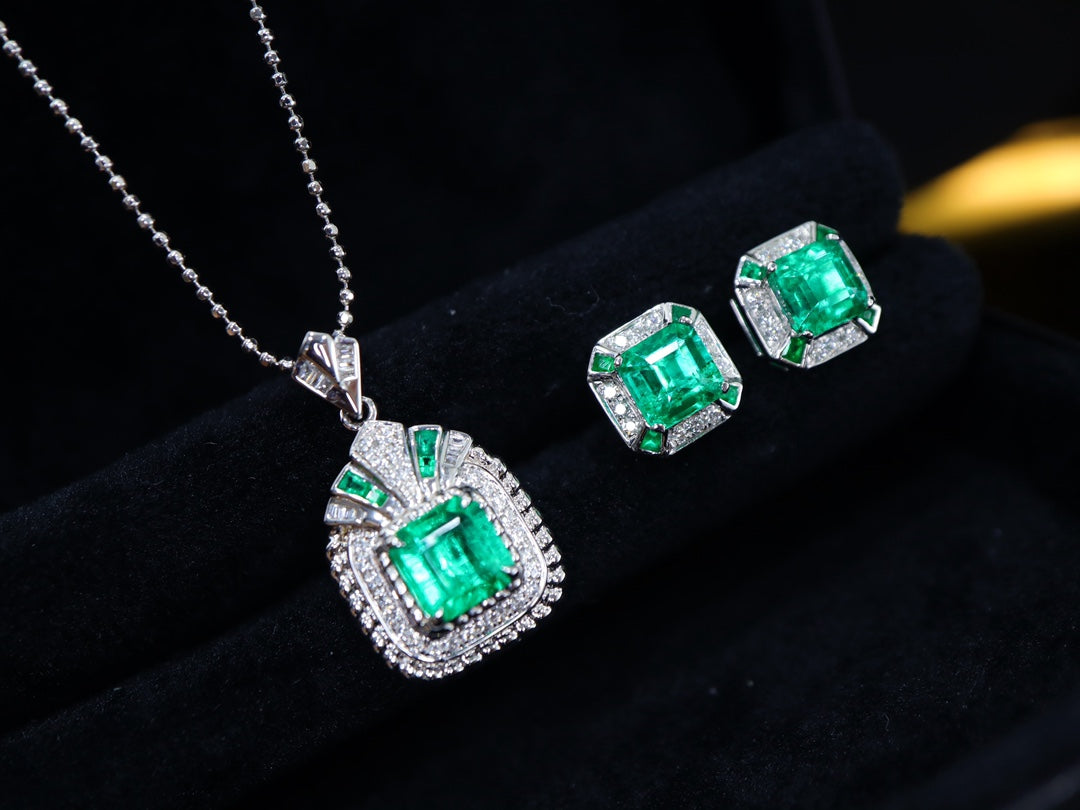 Panjshir Emerald Pendant: Versatile Light Luxury Jewelry