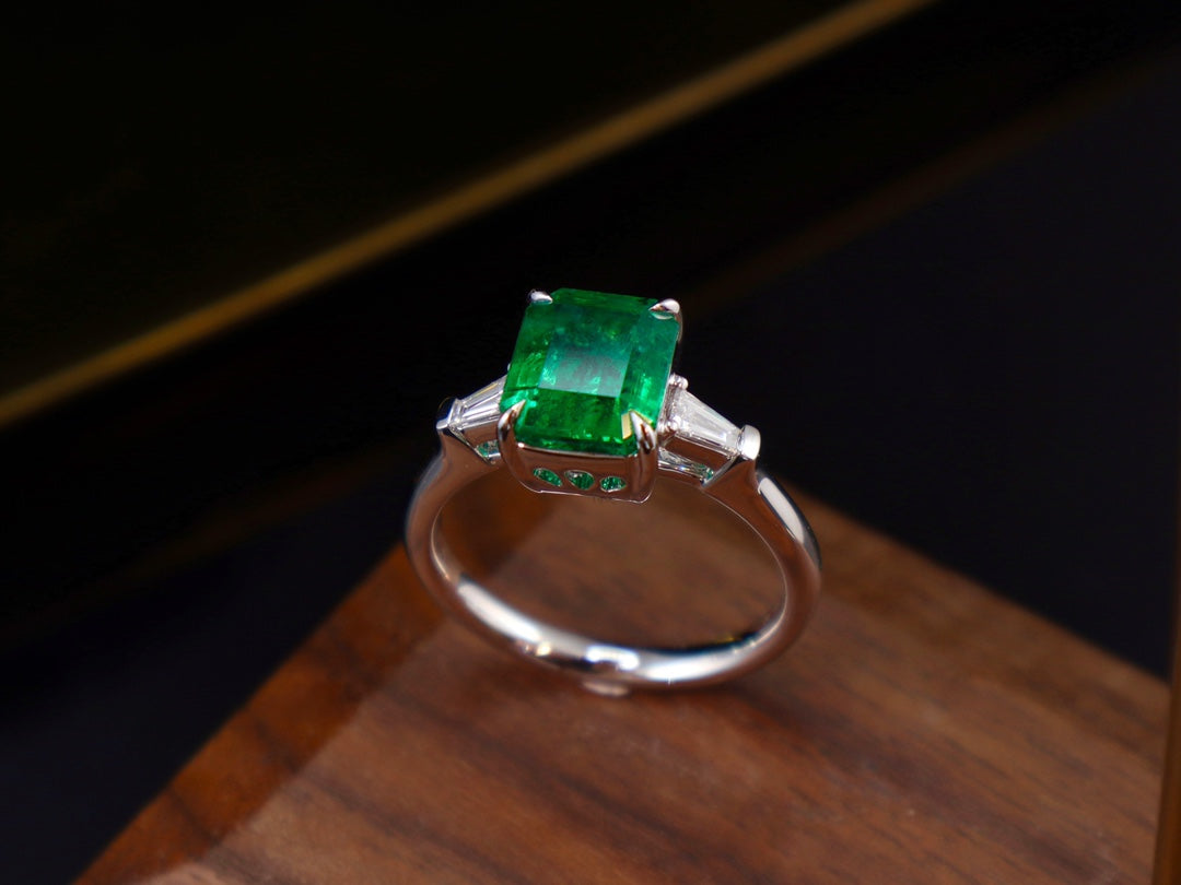 2.51 Carat Emerald Ring - Vivid Green Jewelry Gemstone