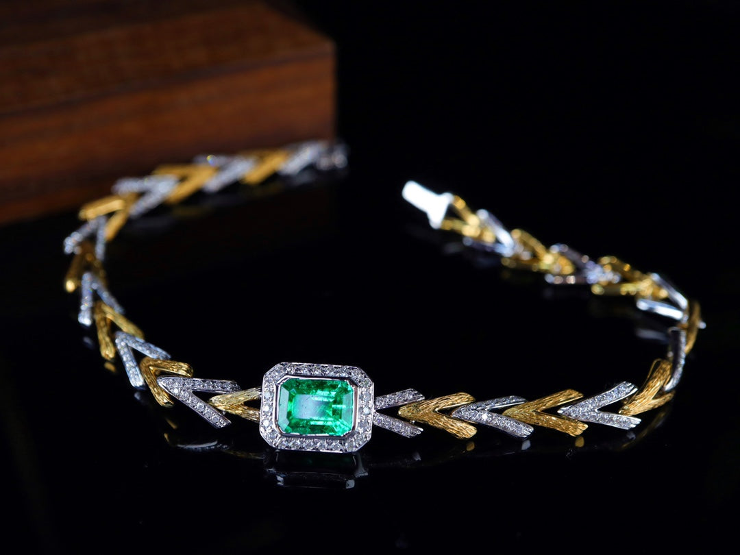 Emerald Green Bracelet - Timeless Elegance in Jewelry