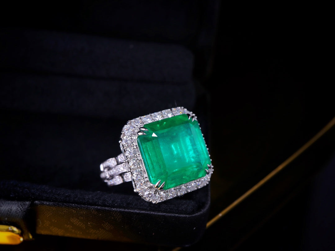 Emerald Ring Jewelry: High-Quality Vivid Green Collector's Piece