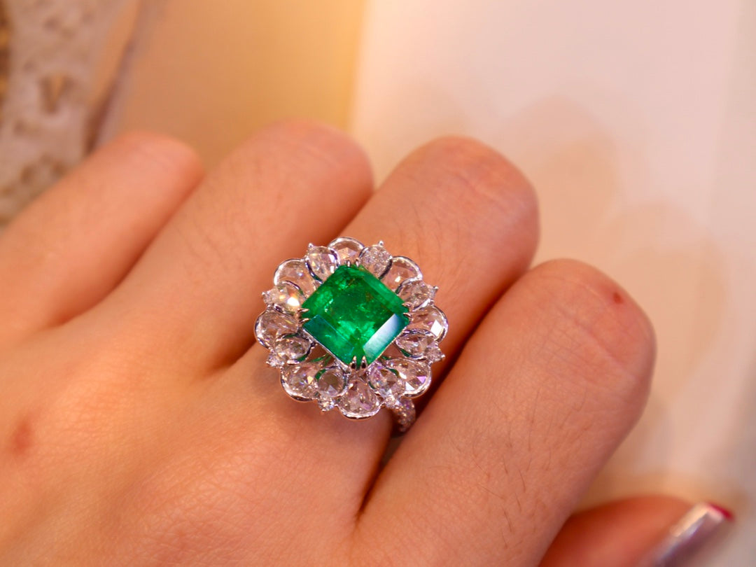 Emerald Ring - High-Quality Jewelry Piece