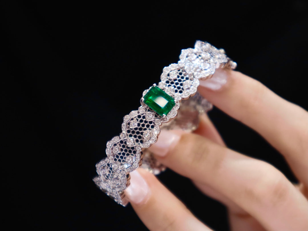 Exquisite Buccellati Emerald Bracelet - A Masterpiece of Jewelry