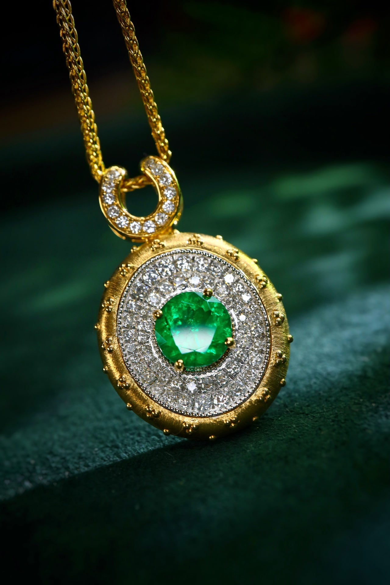 Panjshir Emerald Pendant: A Luxurious Jewelry Piece