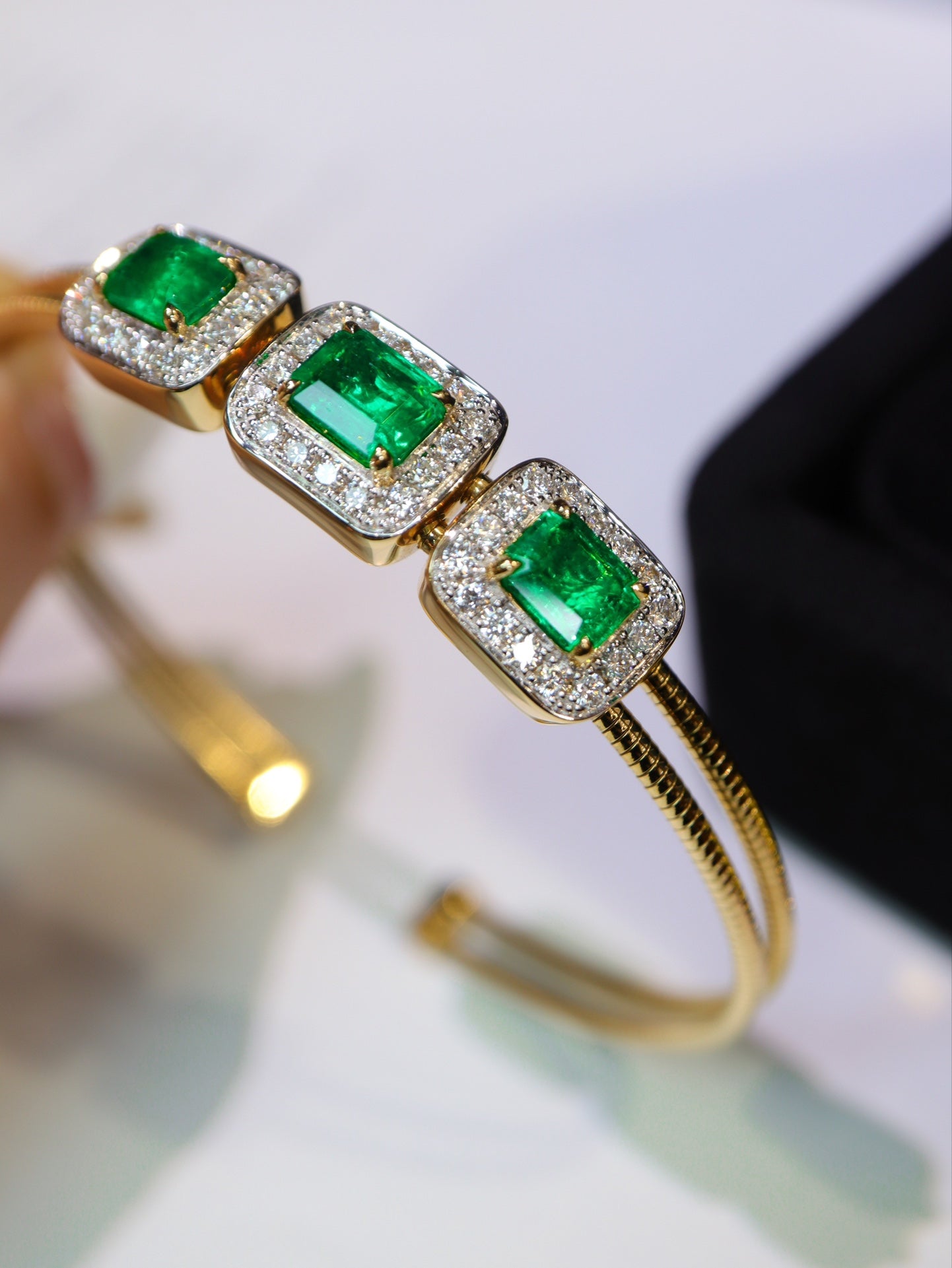 Elegant Panjshir Emerald Bracelet - Premium Jewelry Collection