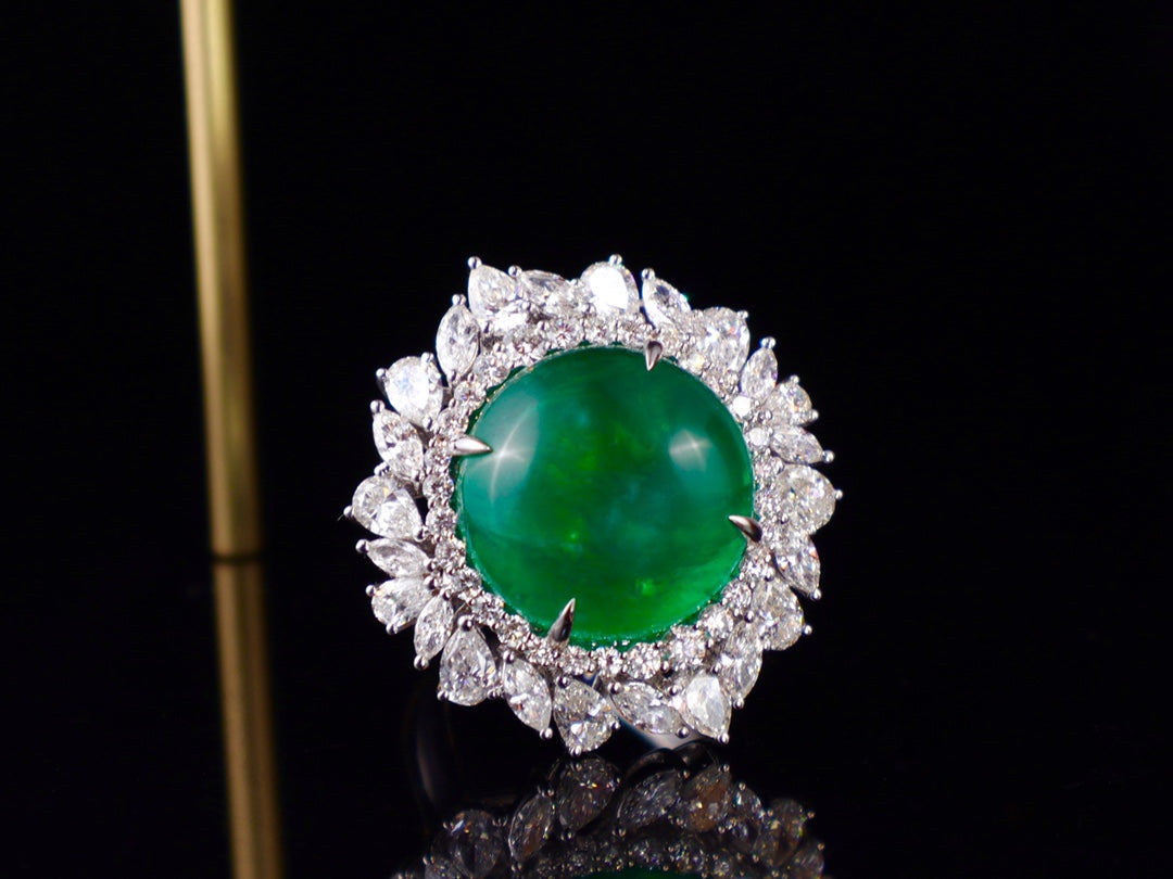 Emerald Ring - Vivid Green Jewelry with Exquisite Craftsmanship