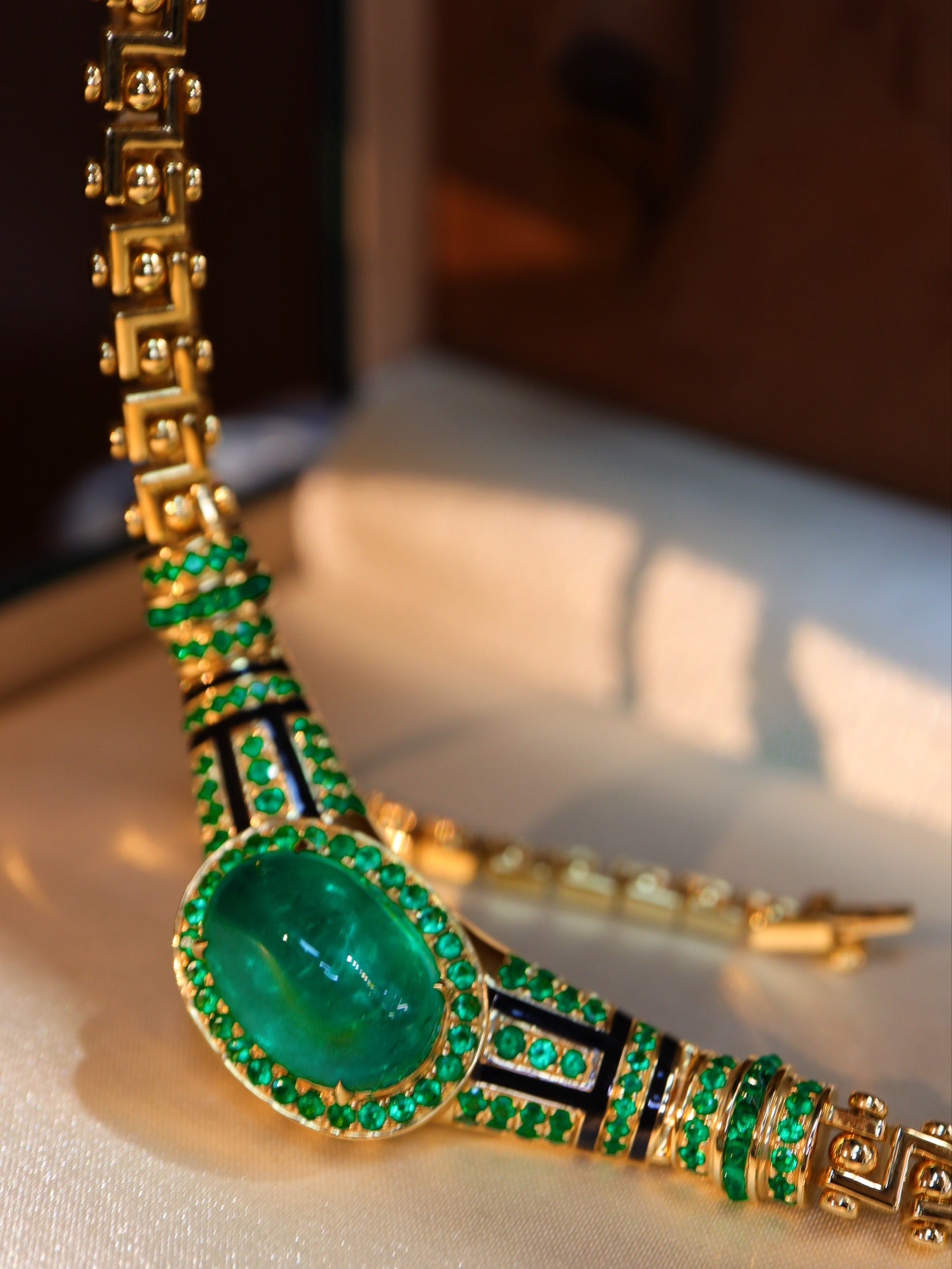 Vintage Modern Retro Design Emerald Necklace - A Jewelry Gem