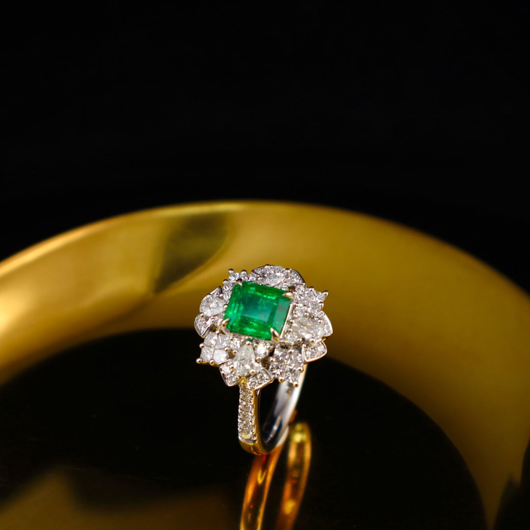 Panjshir Emerald Ring - A Luxurious Jewelry Piece