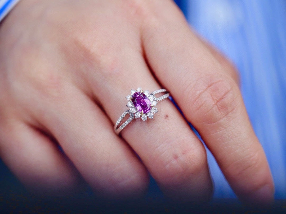 Elegant Purple Sapphire Ring - A Unique Piece of Jewelry