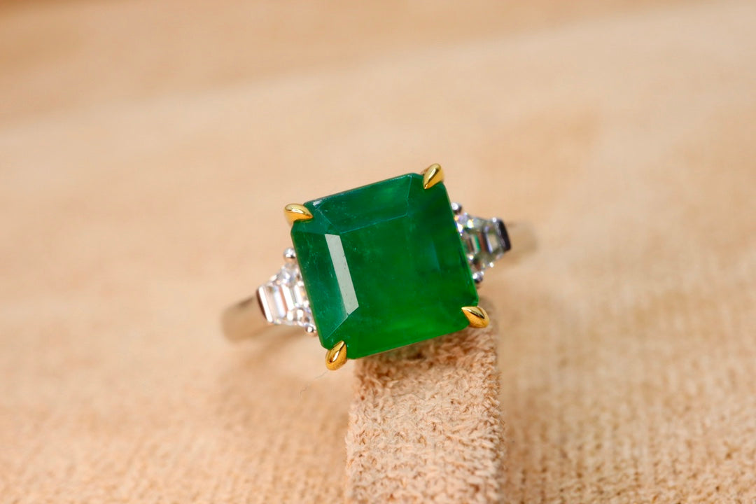 Elegant Three-Stone Natural Emerald Ring - Fine Jewelry