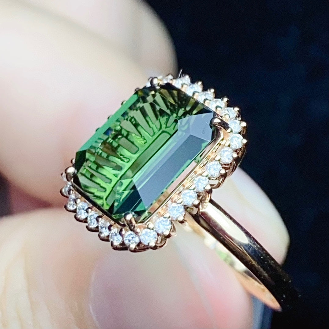 18k Natural Tourmaline Ring - Exquisite Jewelry for Elegance