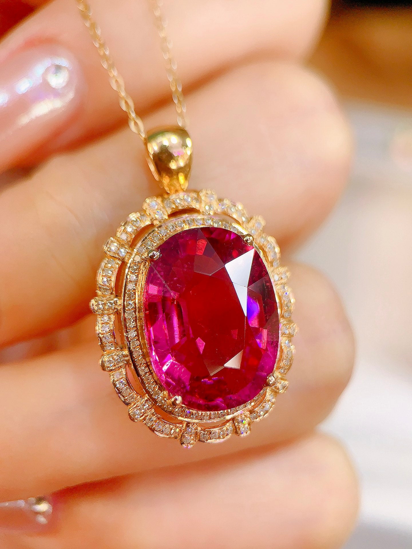 Luxury Custom Jewelry: 18K Gold Embedded Natural Tourmaline Pendant