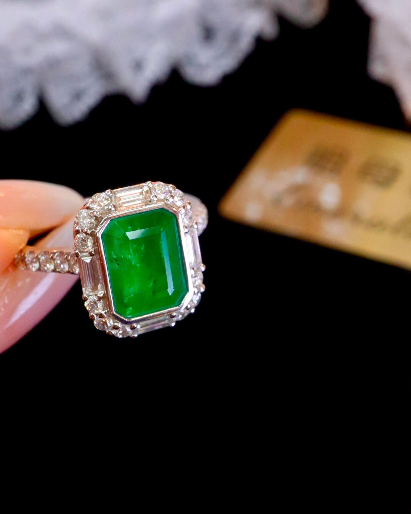 Elegant and Versatile Natural Emerald Ring - A Jewelry Must-Have