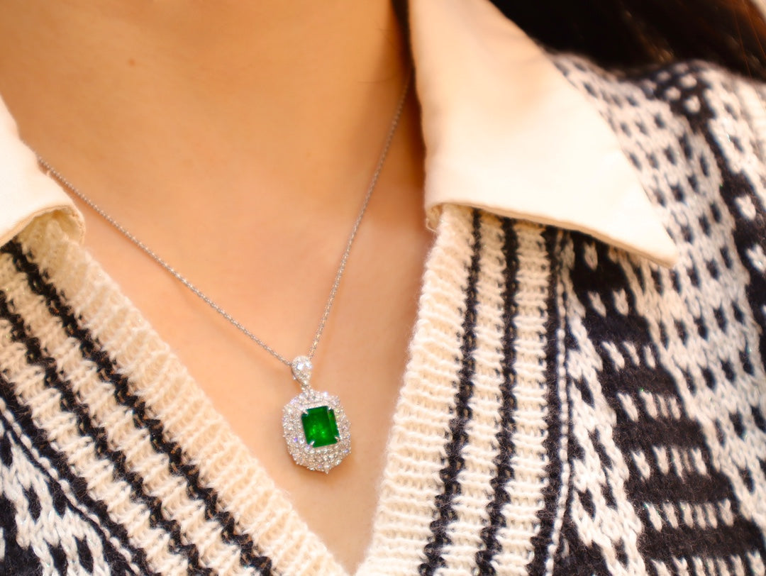 Vivid Green Emerald Pendant - A Jewelry Gem for Elegance and Sophistication