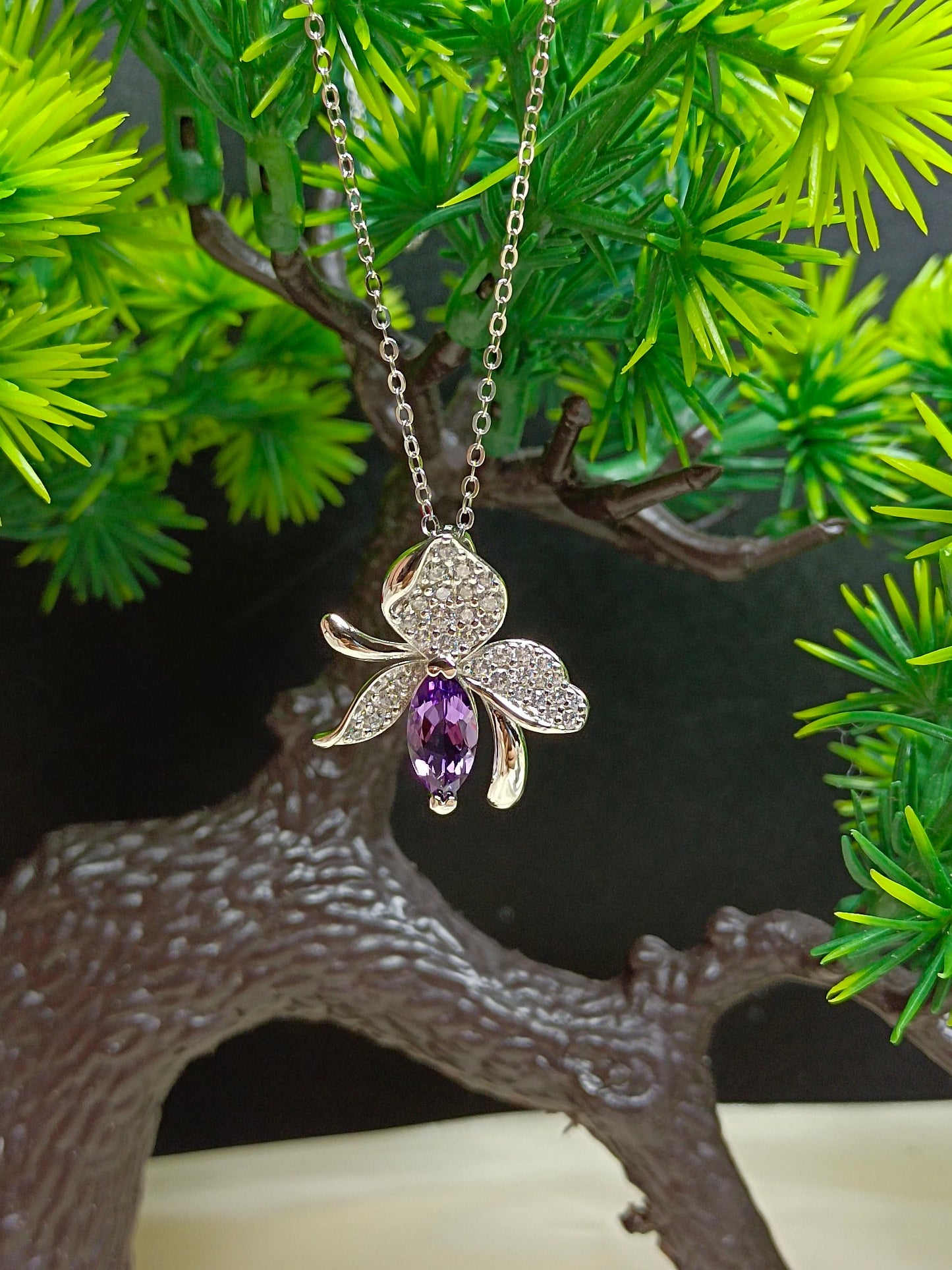 Barang Kemas Loket S925 Sterling Silver Amethyst Lily yang Elegan