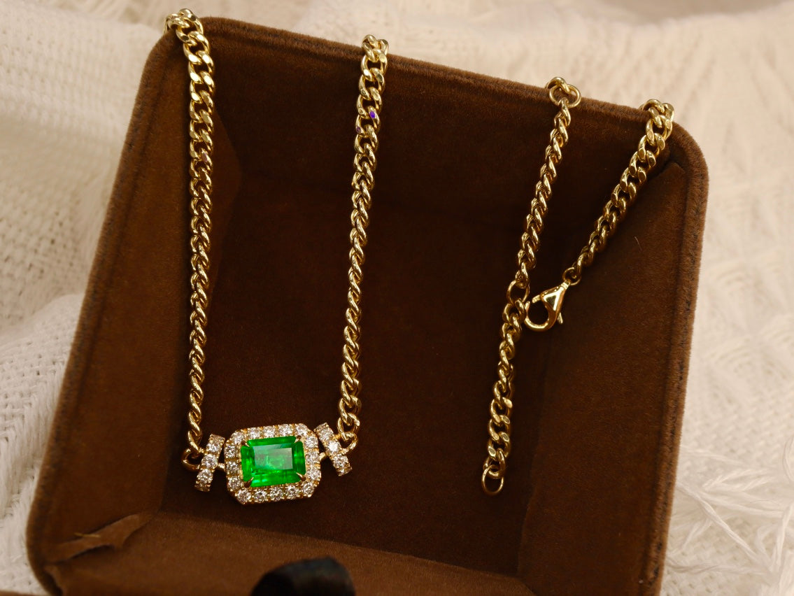 Luxurious Emerald Cuban Link Necklace - High-End Jewelry