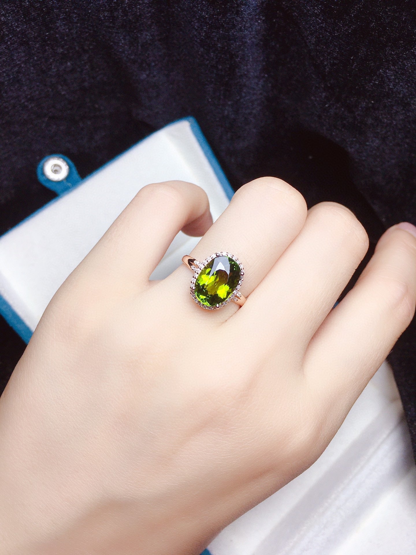 Bague tourmaline naturelle avec incrustation d’or 18 carats et de diamants - Bijoux exquis