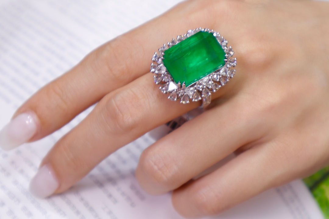 Emerald Dual-Use Jewelry: Pendant/Ring with Guild Certificate