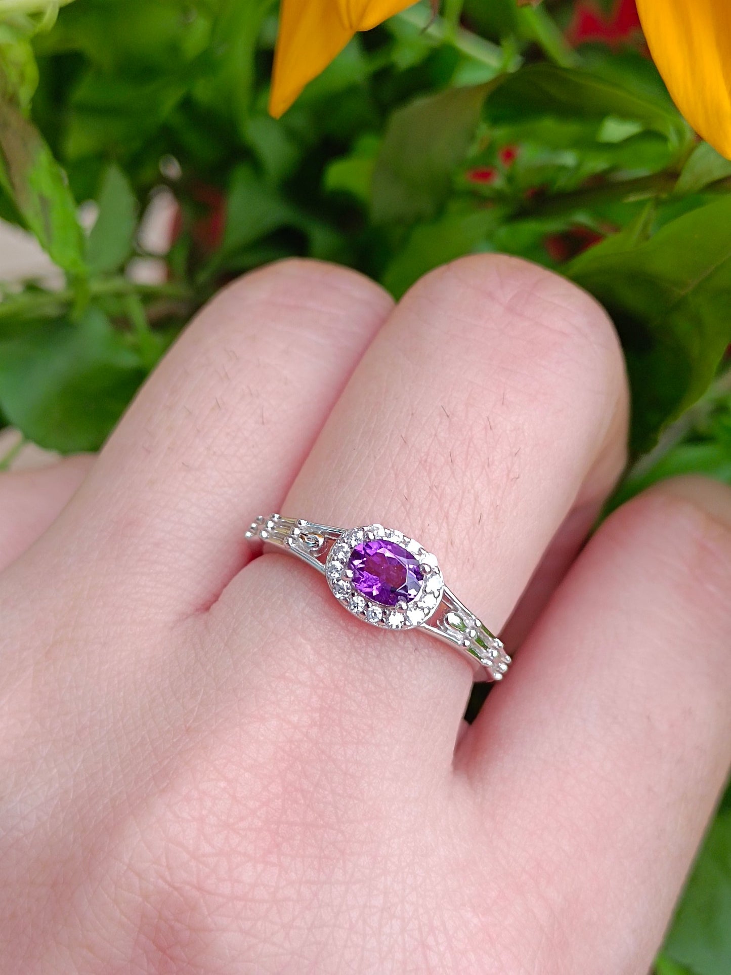 Elegant Natural Amethyst Ring - A Must-Have Jewelry Piece