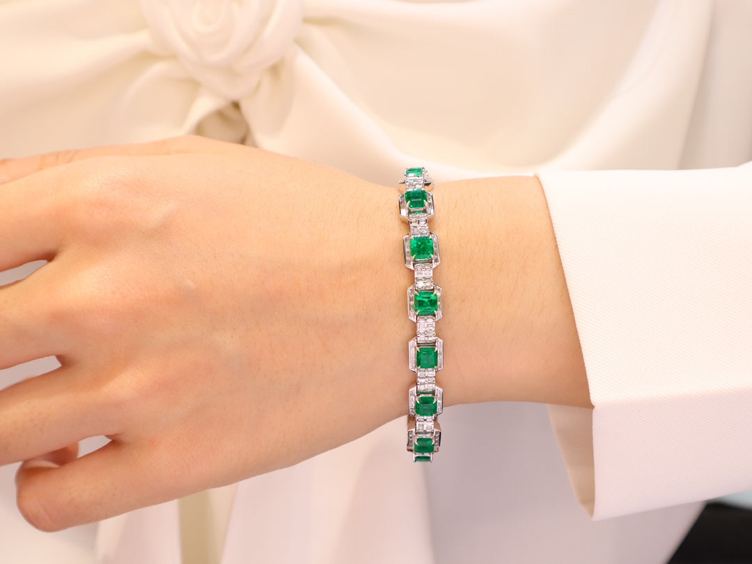 Luxury Emerald Bracelet with Diamonds - Premium Jewelry Collection