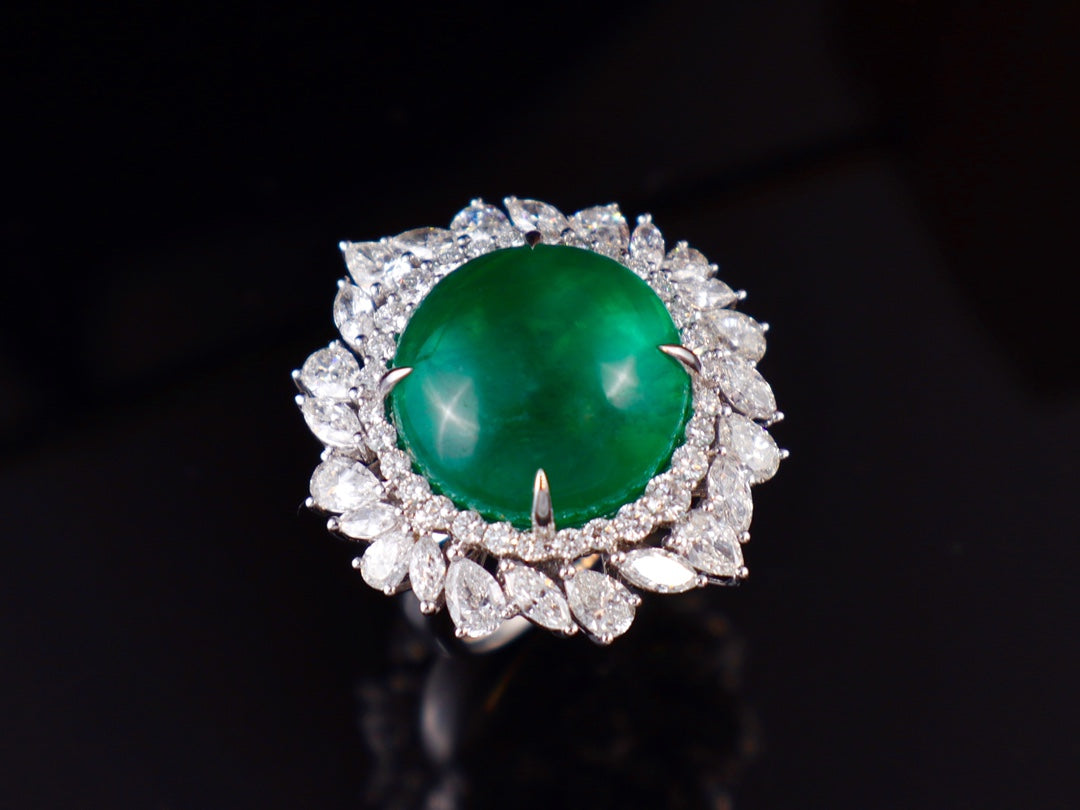 Emerald Ring - Vivid Green Jewelry with Exquisite Craftsmanship