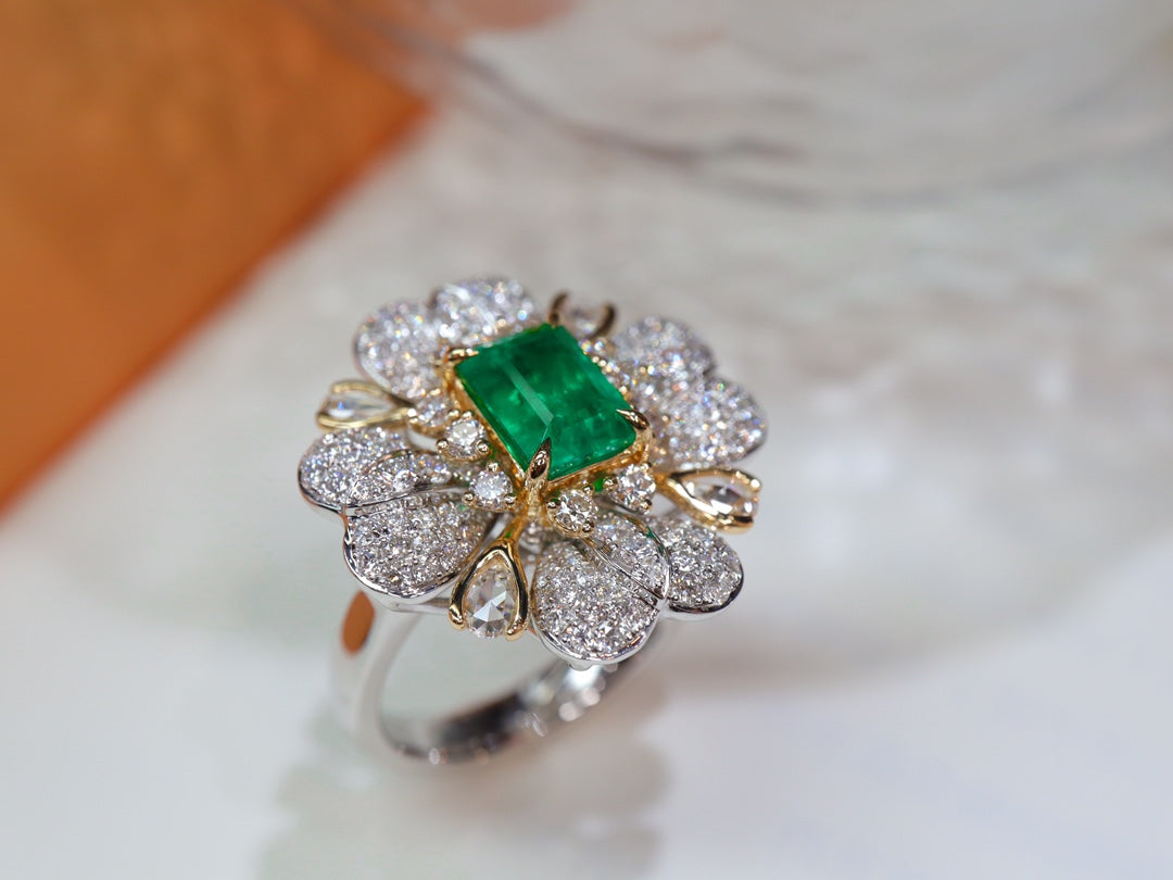 Emerald Ring - Vivid Green Glassy Jewel with Floral Design