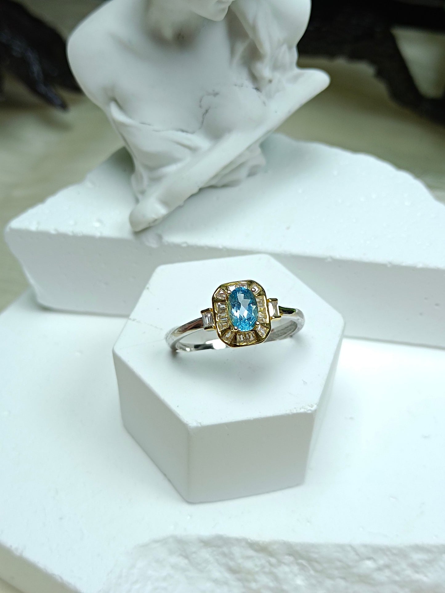 Elegant S925 Silver Embedded Topaz Ring - Simplistic Blue Gemstone Jewelry