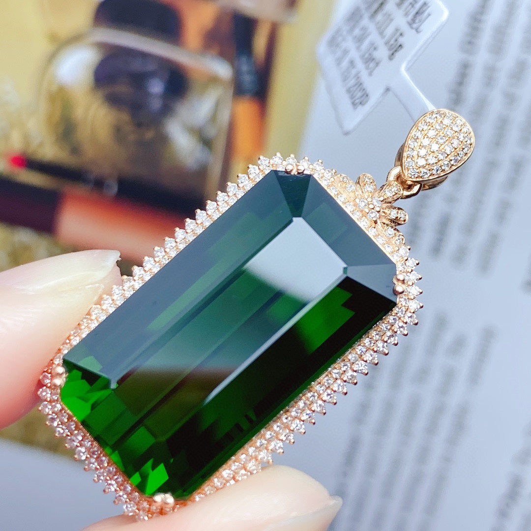 Exquisite 18K Gold Natural Tourmaline Pendant - Luxury Jewelry